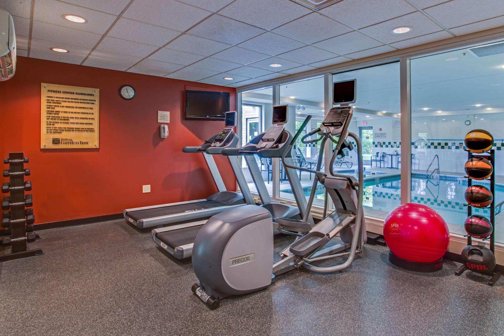 Hilton Garden Cleveland Airport 3*