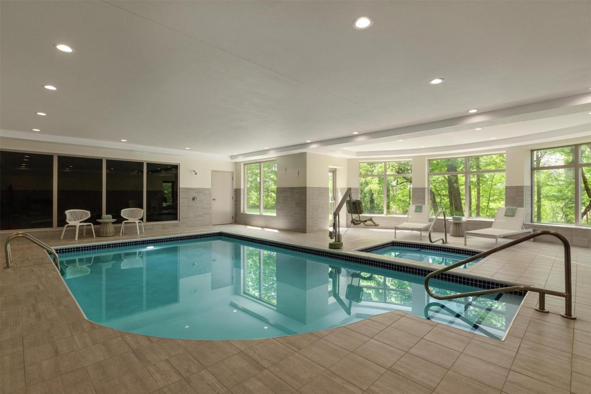 Hilton Garden Cleveland Airport 3*